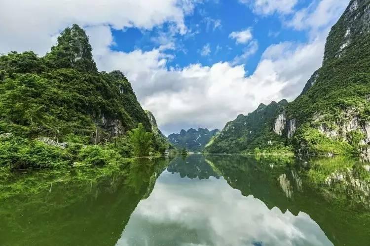逃出平静乡村